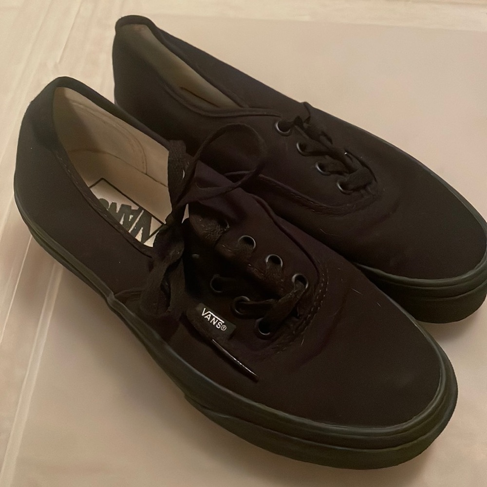 All black Vans classic